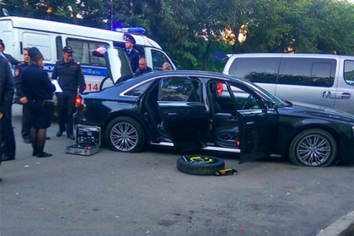 В центре Екатеринбурга из автомата Калашникова обстреляли Audi