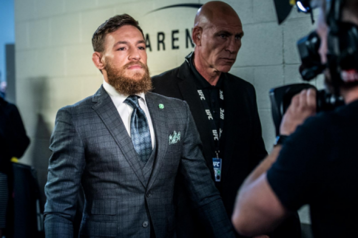 Макгрегор на месяц отстранён от боёв в UFC