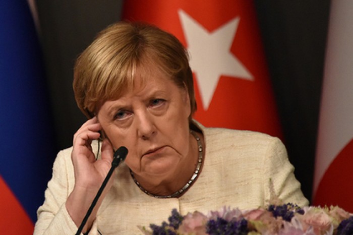 Меркель откажется от поста председателя своей партии