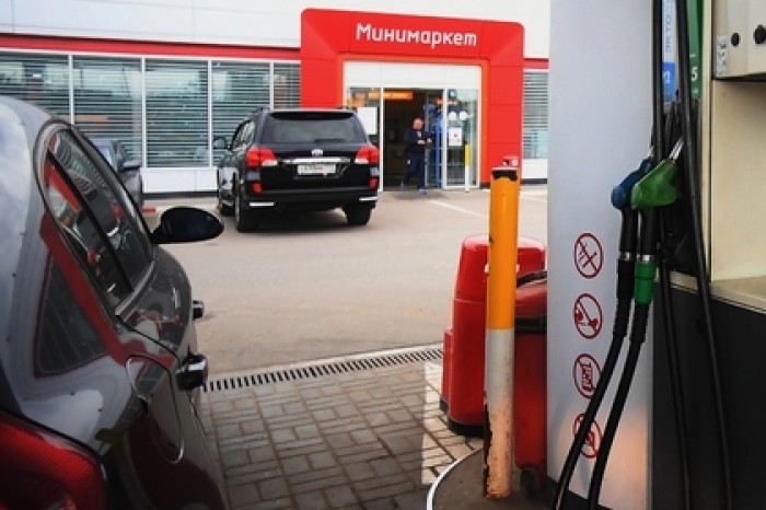 На автозаправки решили вернуть алкоголь