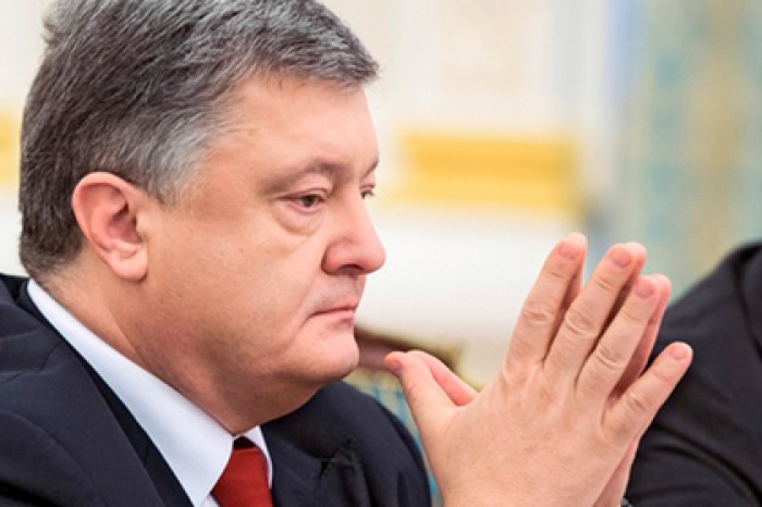 На Порошенко подали в суд за вмешательство в дела православной церкви