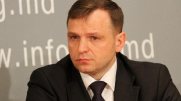 Партия Андрея Нэстасе против повышения зарплат бюджетникам