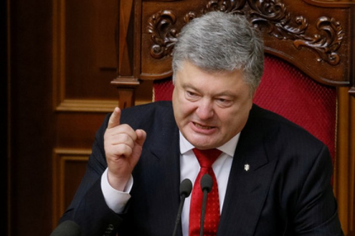 Порошенко похвастался победой над московскими демонами