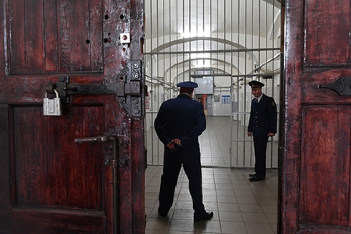 После пыток сокамерника татуированными заключенными завели дело