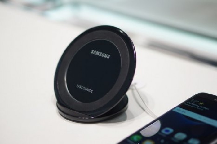 Samsung выпустит самую дешёвую беспроводную зарядку