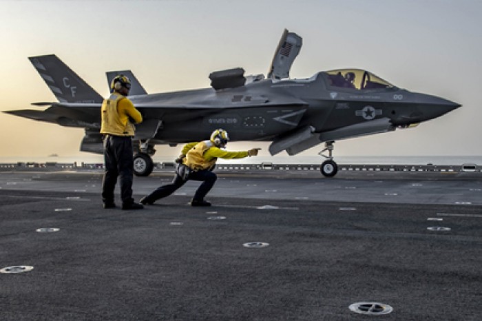 США испытают F-35 против С-300 и С-400