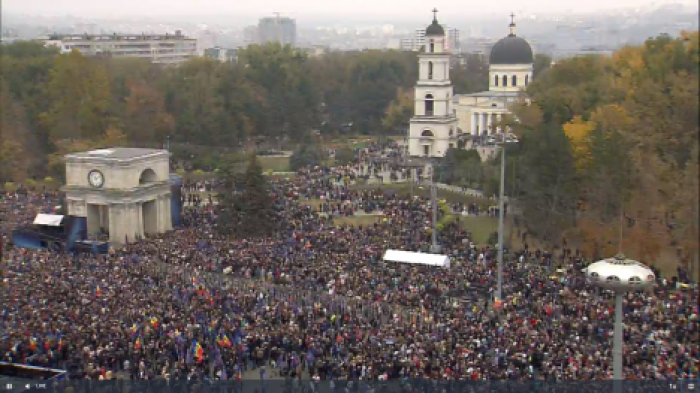 Сто тысяч человек на ПВНС на национальном митинге "ДПМ для Молдовы"