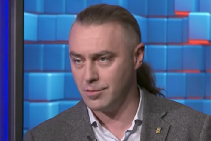 Украинский националист спел в прямом эфире гимн пионеров