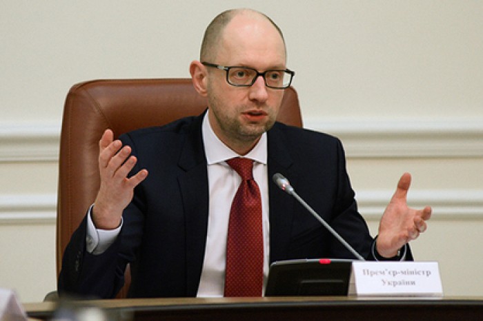 Украинский суд обязал возбудить уголовное дело против Яценюка
