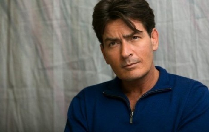 Актер Чарли Шин едва не лишился родителей при пожаре в Малибу