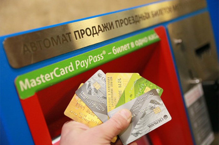 Банки пояснили угрозу блокировать карты за необоснованные переводы