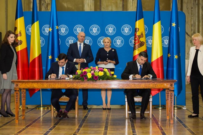 Cetățenii Republicii Moldova și României vor putea vorbi la tarife naționale în ziua de 1 decembrie. Pavel Filip: Ne dorim ca cetățenii noștri nici să nu simtă că au trecut dintr-o țară în alta