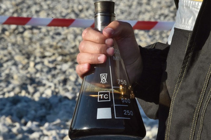 Эксперт обвинил государство в сокращении доходов нефтяников