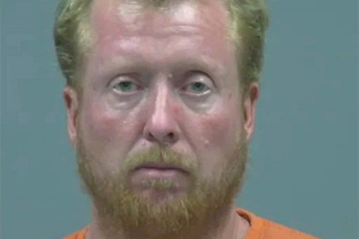 Голого взломщика поймали после серии странных краж