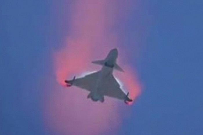 J-10B выполнил «кобру Пугачева» и «кленовый лист»