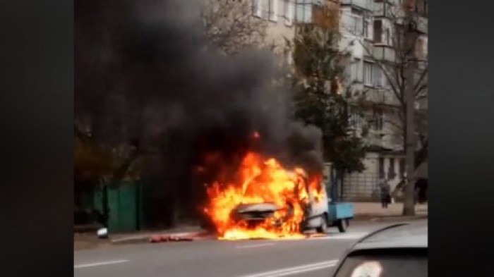 На Телецентре загорелся автомобиль