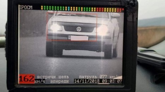 Неслись со скоростью 180 и 164 км/час: за утро патрульные остановили двоих водителей вблизи Кишинева