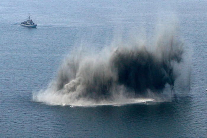 Объяснены загадочные взрывы морских мин США