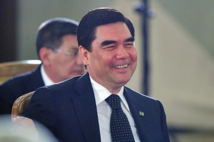 Пассажиров сняли с рейса из-за президента Туркменистана