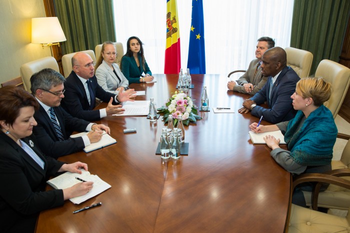 Pavel Filip, întrevedere cu ambasadorul SUA la Chișinău: Avem toată determinarea ca drumul occidental al Republicii Moldova să devină ireversibil