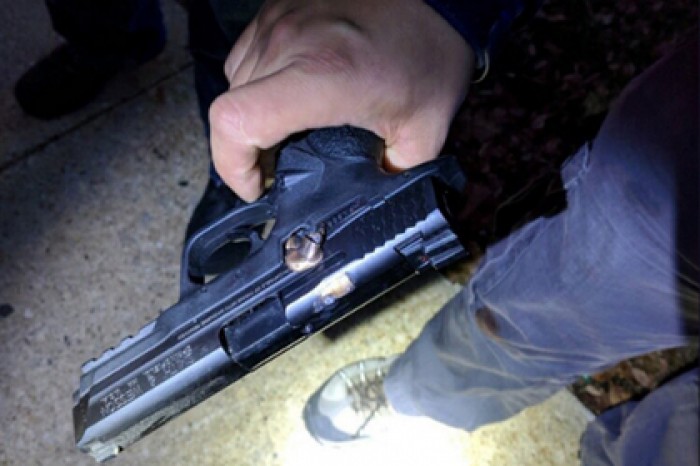 Пистолет остановил пулю и спас полицейского