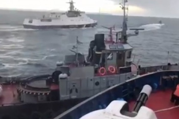 Порошенко анонсировал переход Украины на военное положение