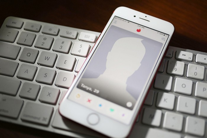 Проституток выгнали из Tinder