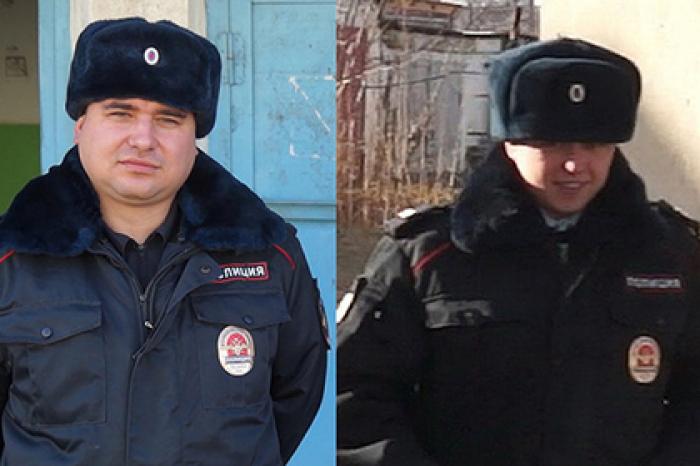 Российские полицейские спасли семью от пожара