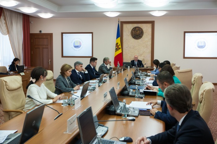 Salariile bugetarilor vor fi majorate. Guvernul a aprobat reforma salarizării în sectorul bugetar