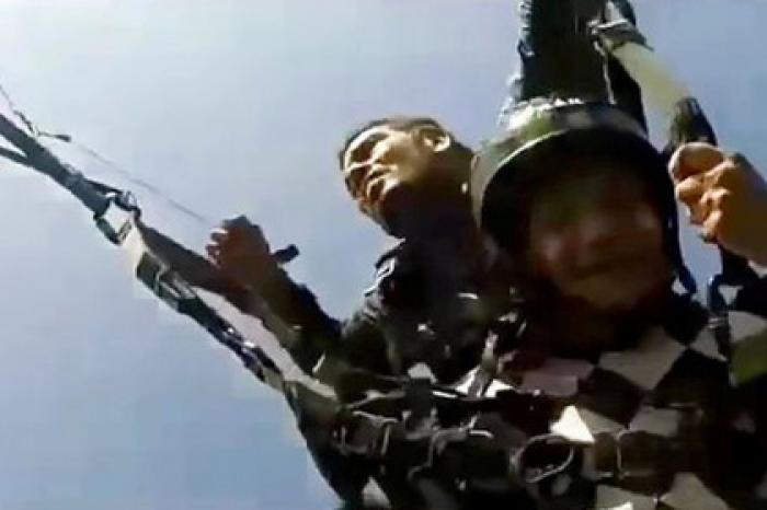 Турист снял на видео смерть своего спасителя-пилота