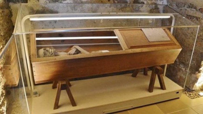 Ученые раскрыли загадку трехвековой мумии