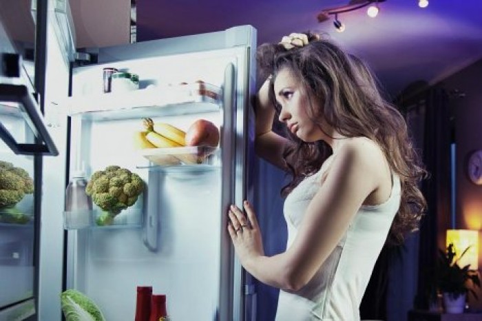 Ученые рассказали, чем опасны поздние приемы пищи