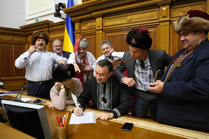 Украинские депутаты прикинулись казаками и написали письмо Путину