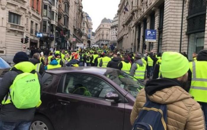 В Брюсселе начались массовые протесты "желтых жилетов"