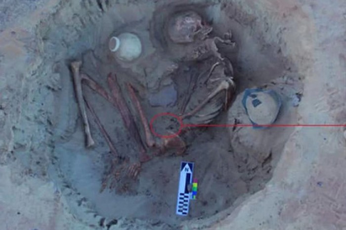 Внутри умершей египтянки нашли скелет ребенка