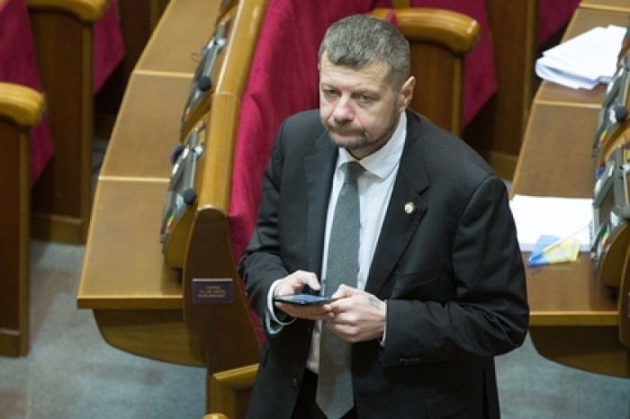 В Раде назвали действия украинских властей попрошайничеством и унижением страны