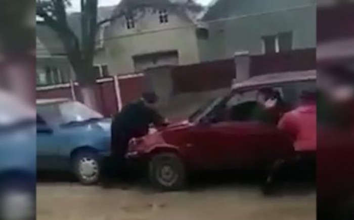 Житель села Копчак сел пьяным за руль, разбил автомобиль соседа и наехал на отца