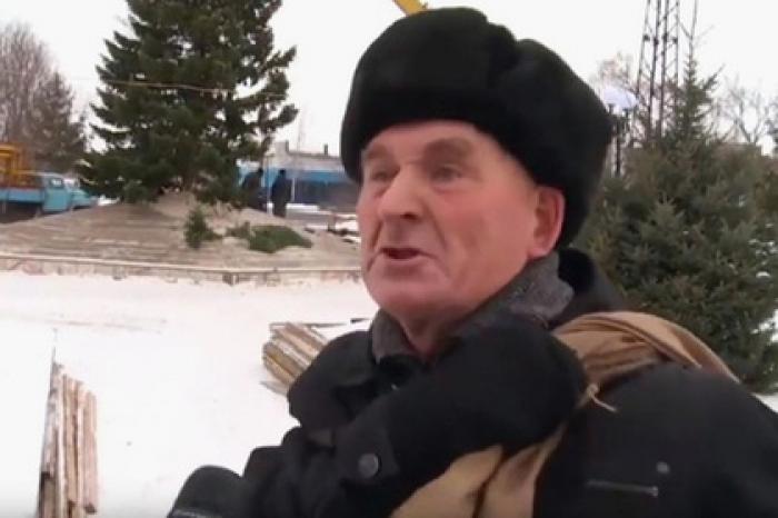 Бедствующий дед из ролика с елочкой попросил помочь с работой