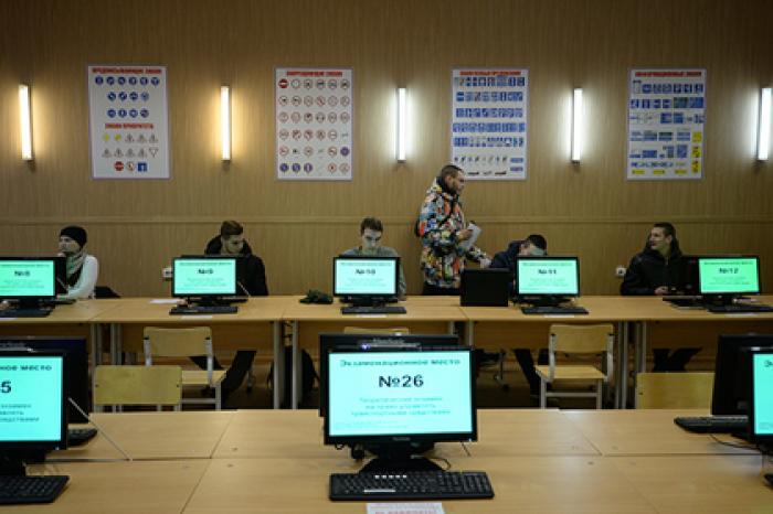 ГИБДД открестилась от идеи переэкзаменовывать водителей для замены прав