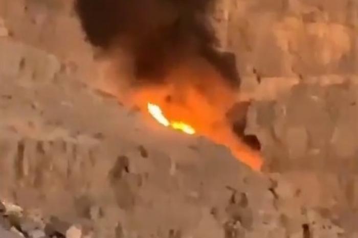 Крушение вертолета со спасателями в ОАЭ попало на видео