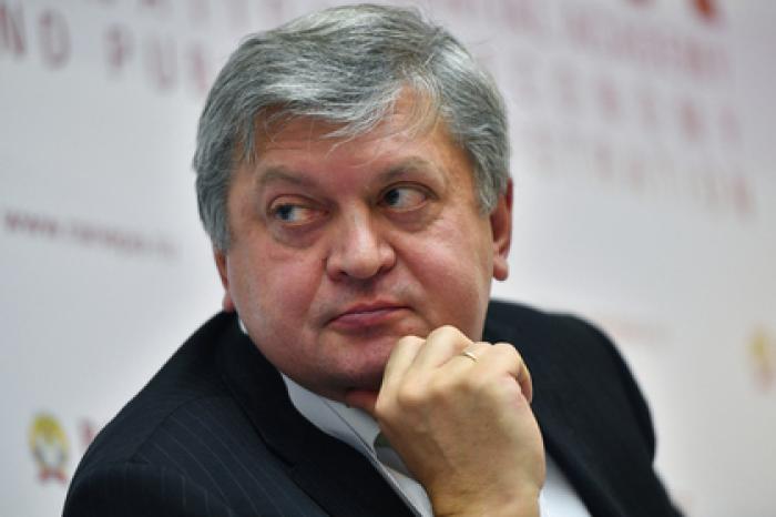 Медведев уволил скандального чиновника