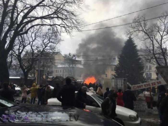 На рождественской ярмарке во Львове произошел взрыв: пострадали четыре человека