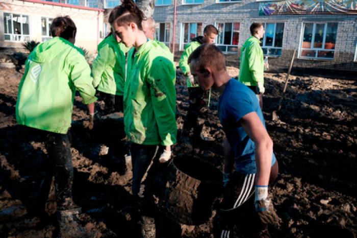 Названы последствия волонтерства для России