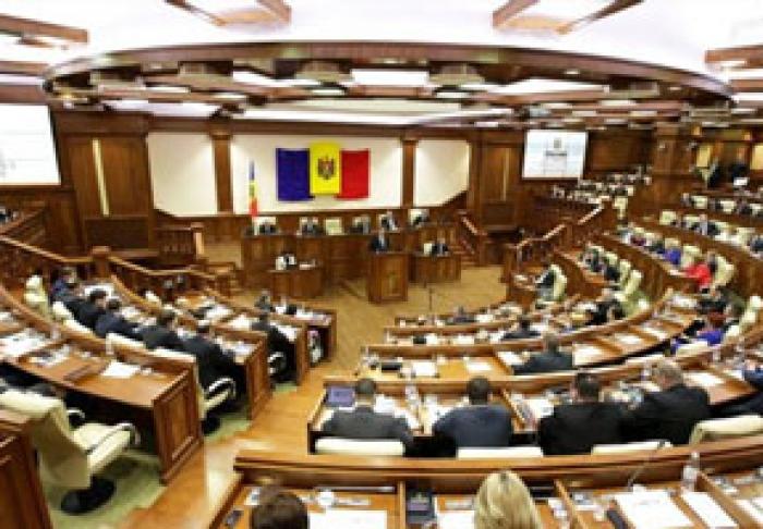 ÎN ZIUA ALEGERILOR PARLAMENTARE VOR AVEA LOC ŞI DOUĂ REFERENDUMURI