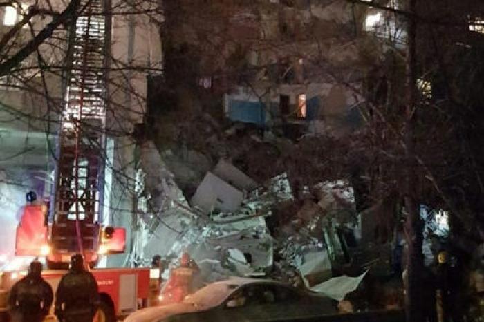 Около 80 человек пропали после обрушения подъезда в Магнитогорске