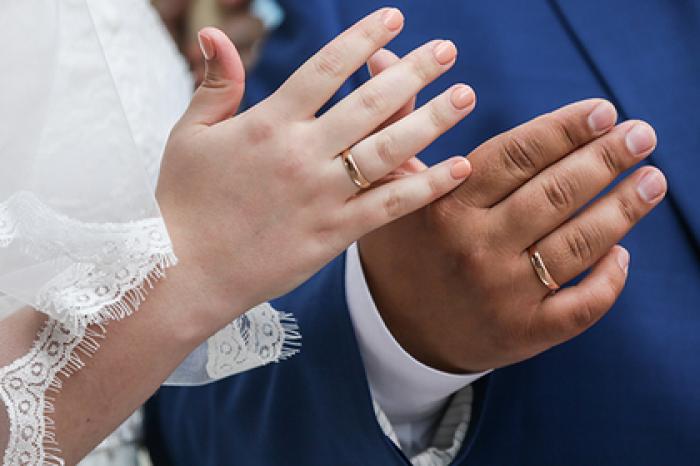 Определено отношение россиян к браку