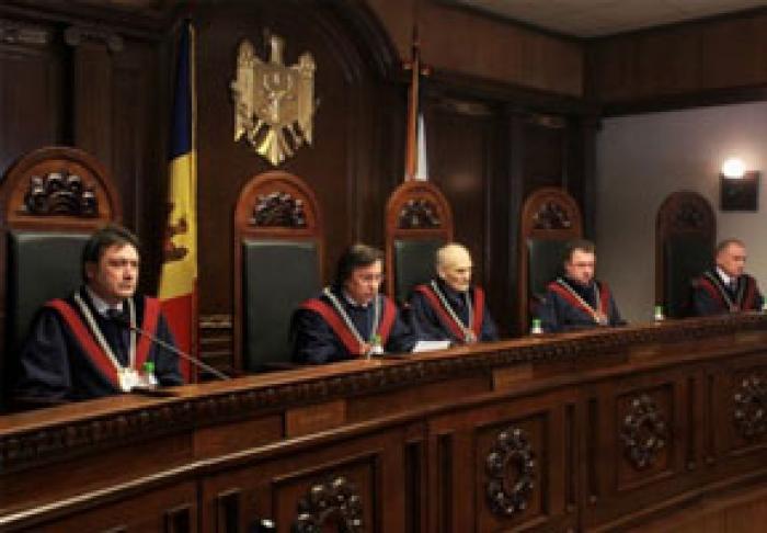 PARLAMENTUL DISPUNE DE COMPETENŢE EXCLUSIVE ÎN DOMENIUL APĂRĂRII – DECIZIA CURŢII CONSTITUŢIONALE