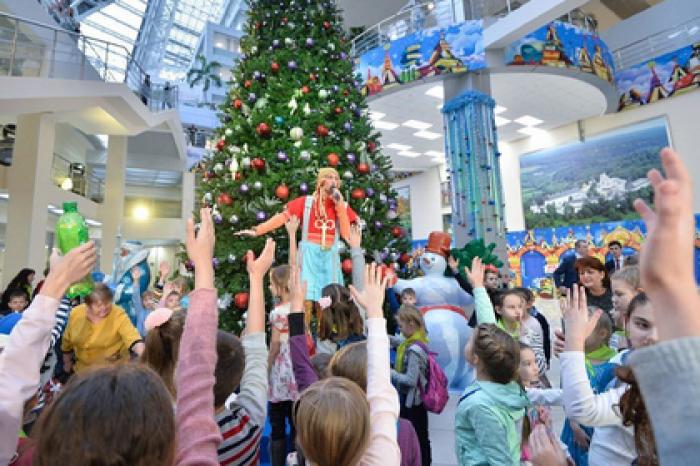 Первую губернаторскую елку в Подмосковье посетили 1,5 тысячи детей
