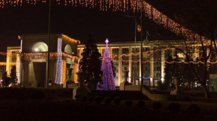 Первые лица государства поздравили граждан Молдовы с наступающим Новым годом