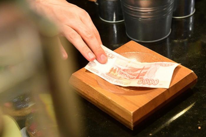 Подсчитана скорость падения рубля за год